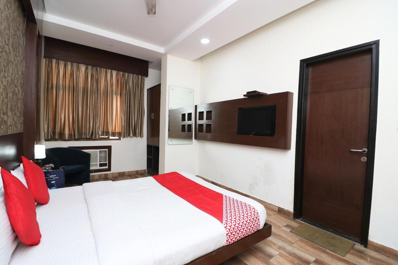 Oyo 18753 Hotel Glance Inn Nové Dillí Exteriér fotografie