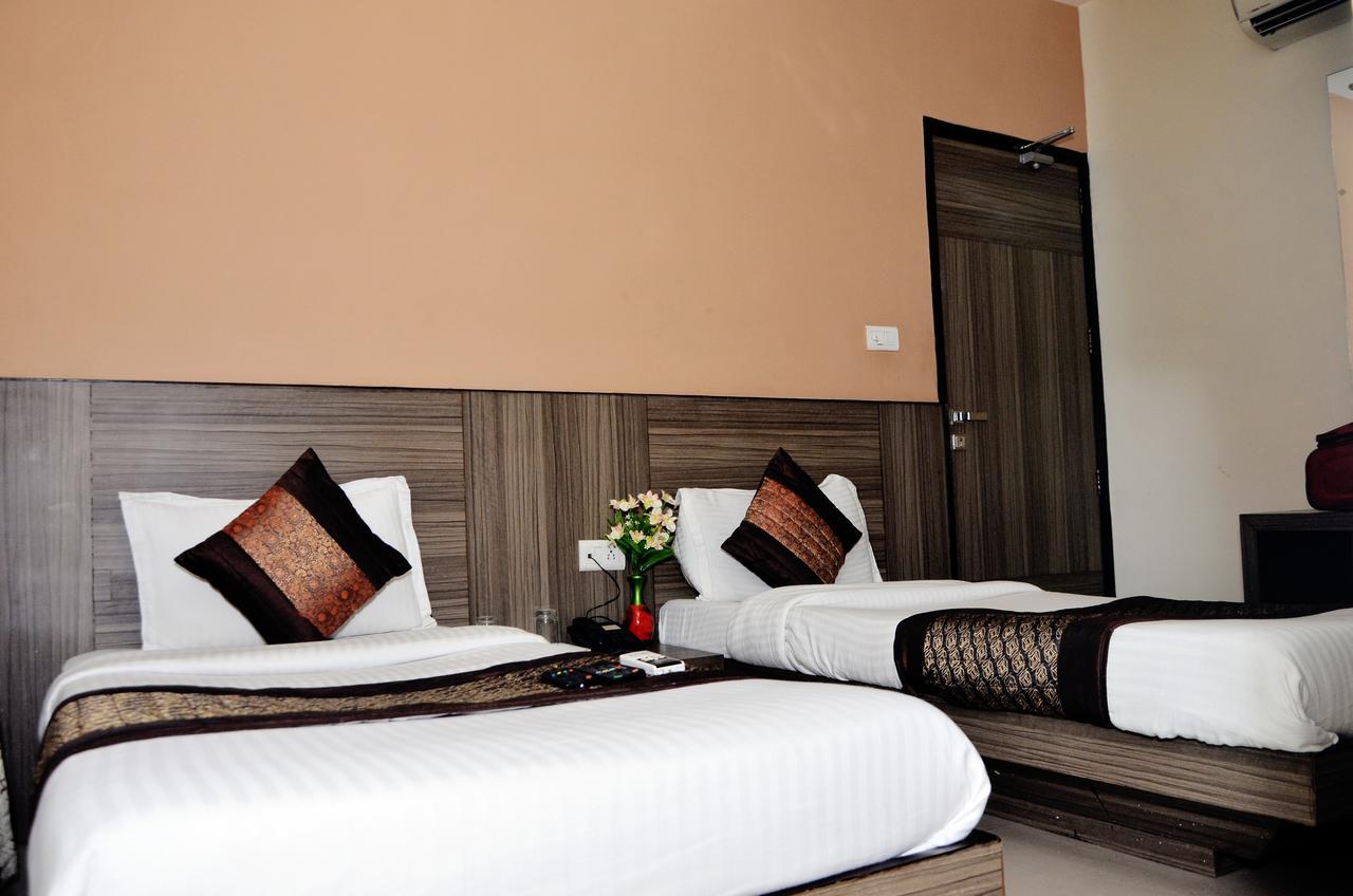 Oyo 18753 Hotel Glance Inn Nové Dillí Exteriér fotografie